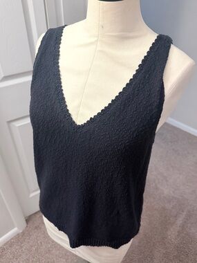 Tommy Bahama Black Knit Sleeveless Sweater Vest | V-Neck Minimalist Top Size M